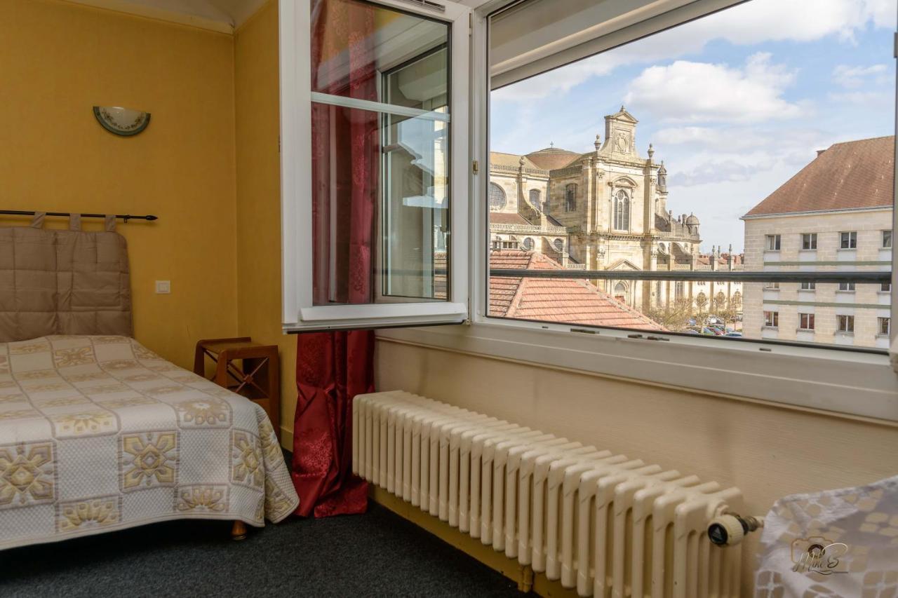 Hotel De La Cloche Sp Реймс Екстериор снимка
