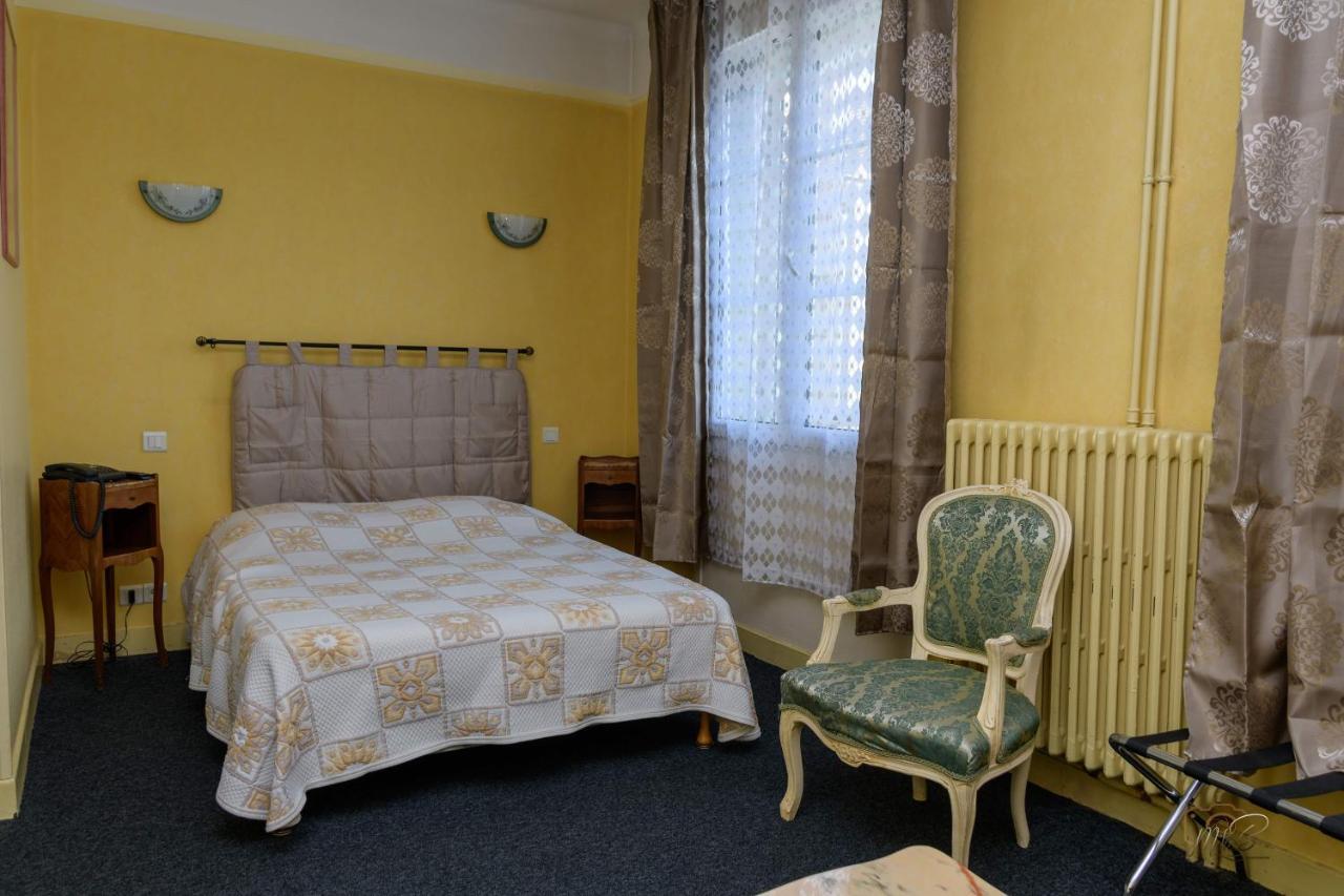 Hotel De La Cloche Sp Реймс Екстериор снимка