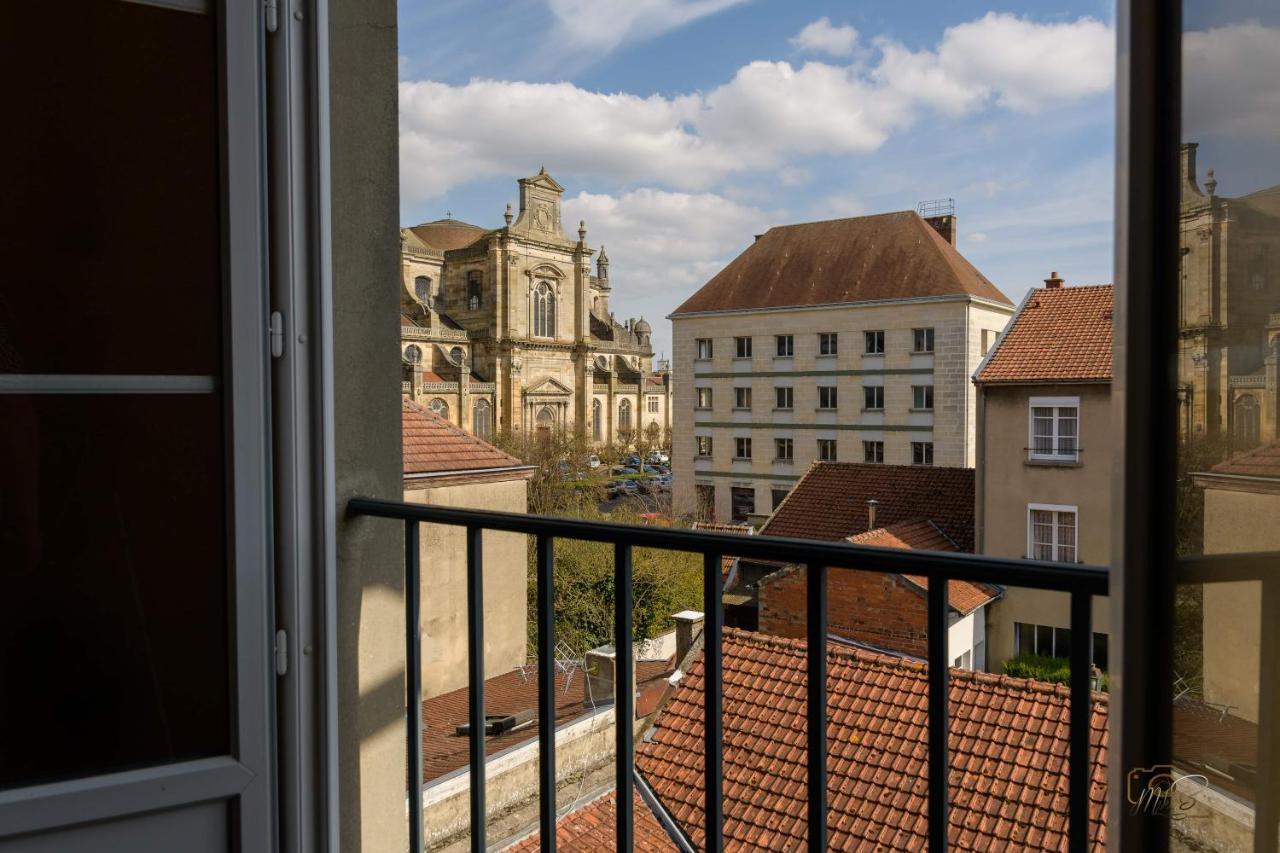 Hotel De La Cloche Sp Реймс Екстериор снимка